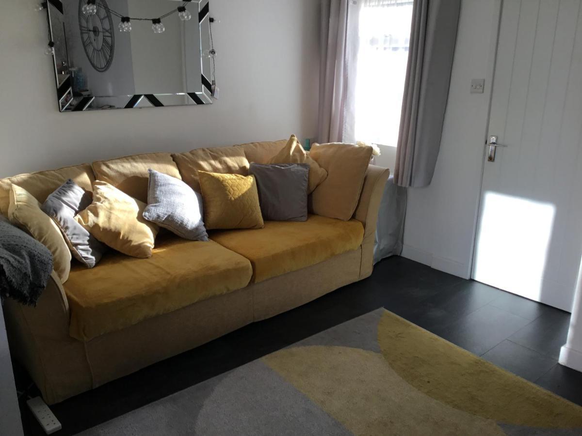 In The Heart Of Chichester Apartment Bagian luar foto